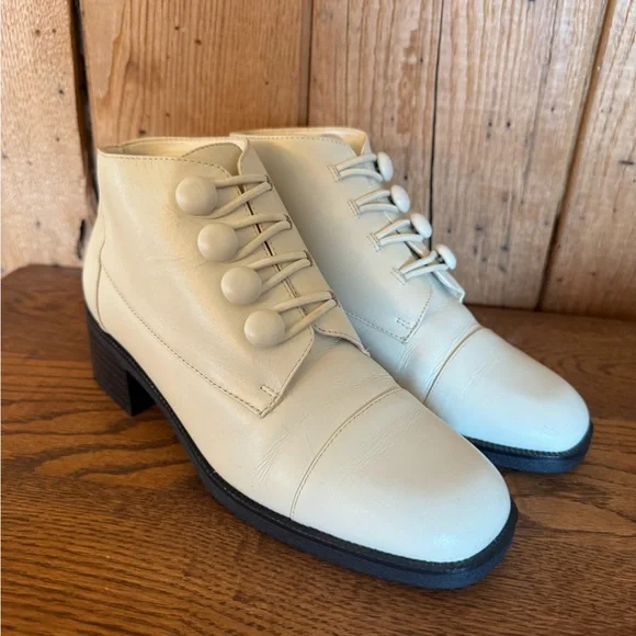 Vintage Cream Leather Ankle Boots - Picture 14 of 16